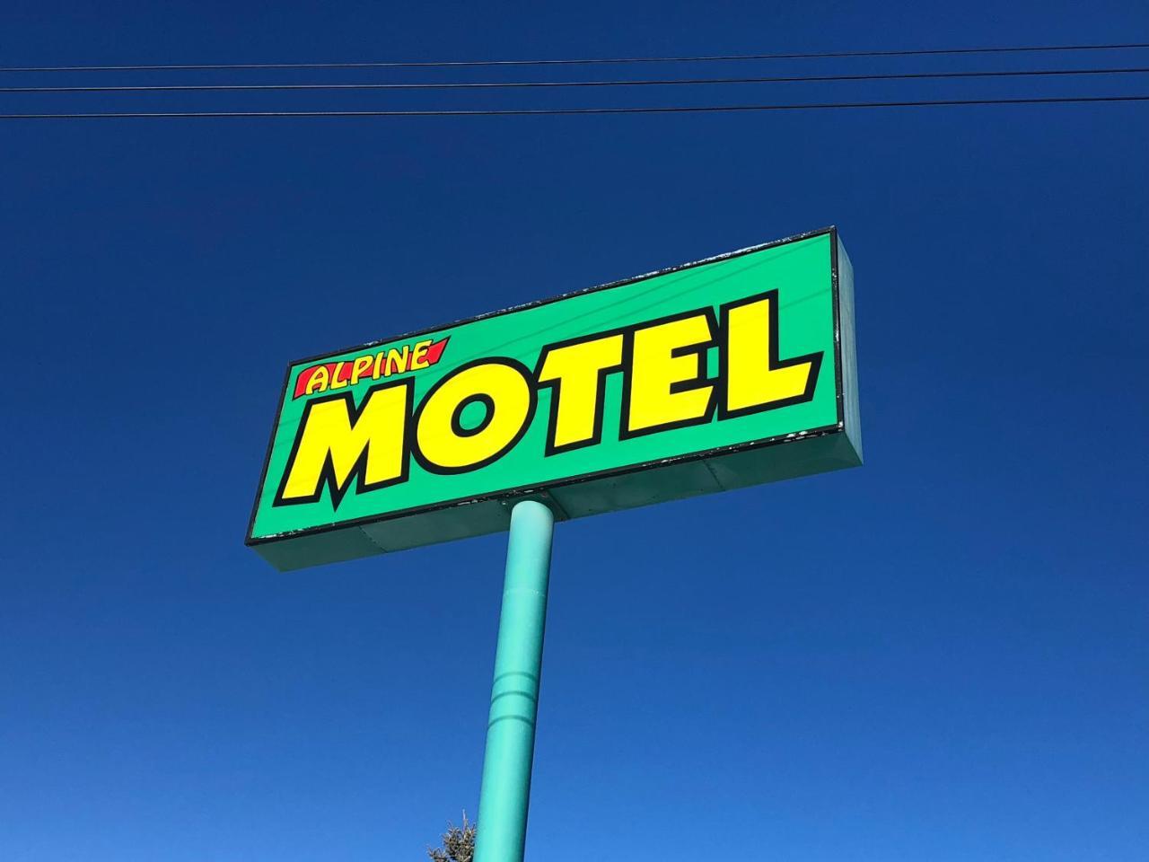 Alpine motel Rocky Mountain House Esterno foto