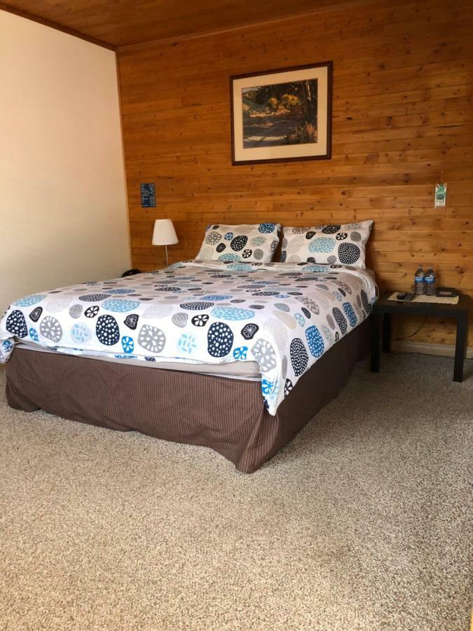 Alpine motel Rocky Mountain House Esterno foto